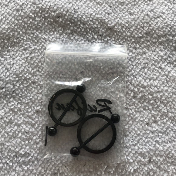 5 pair and two single nipple piercing jewelry - Picture 7 of 8